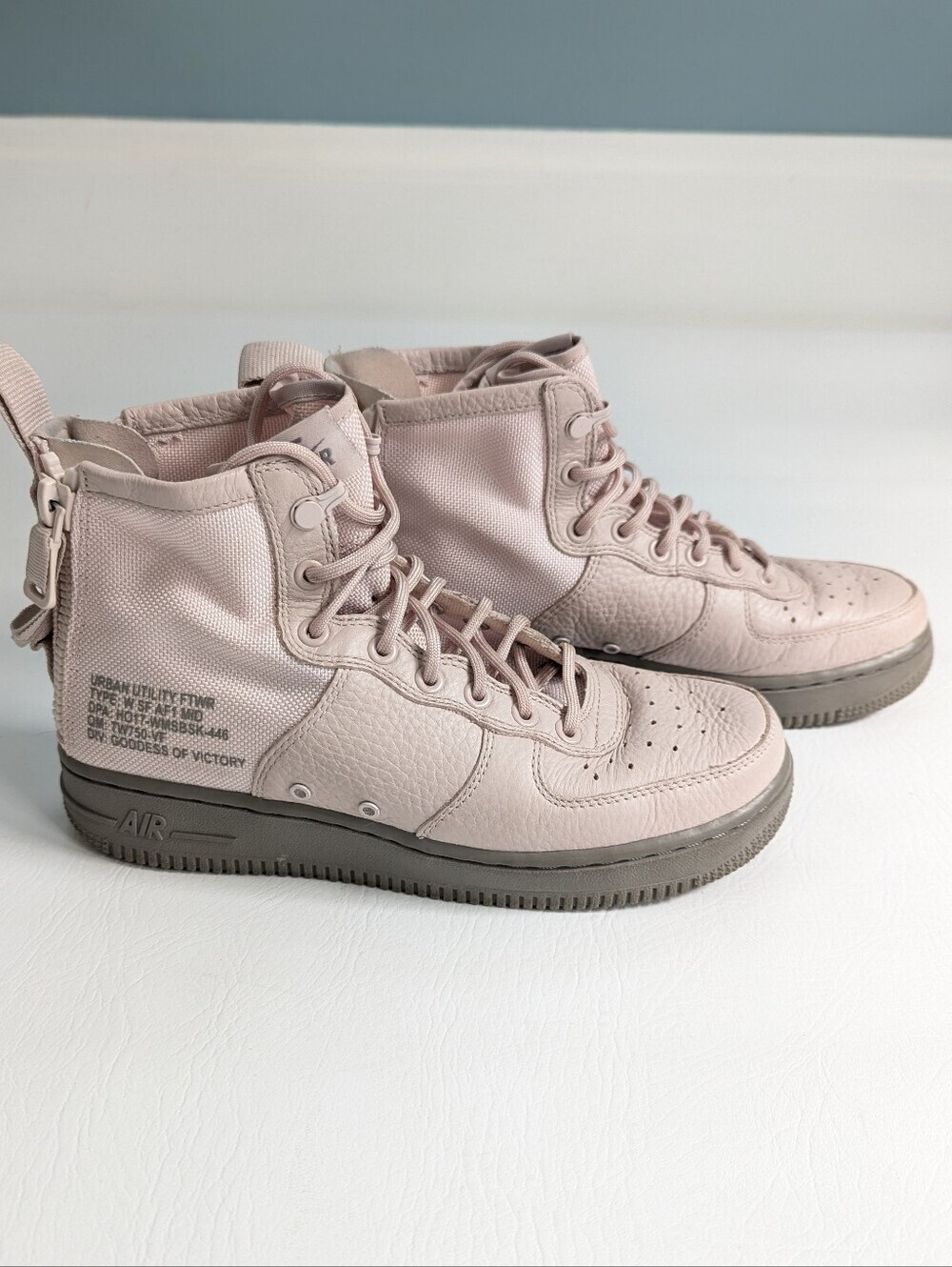 Nike SF Air Force 1 Mid Sneakers Women's Size 8 Pink High Tops